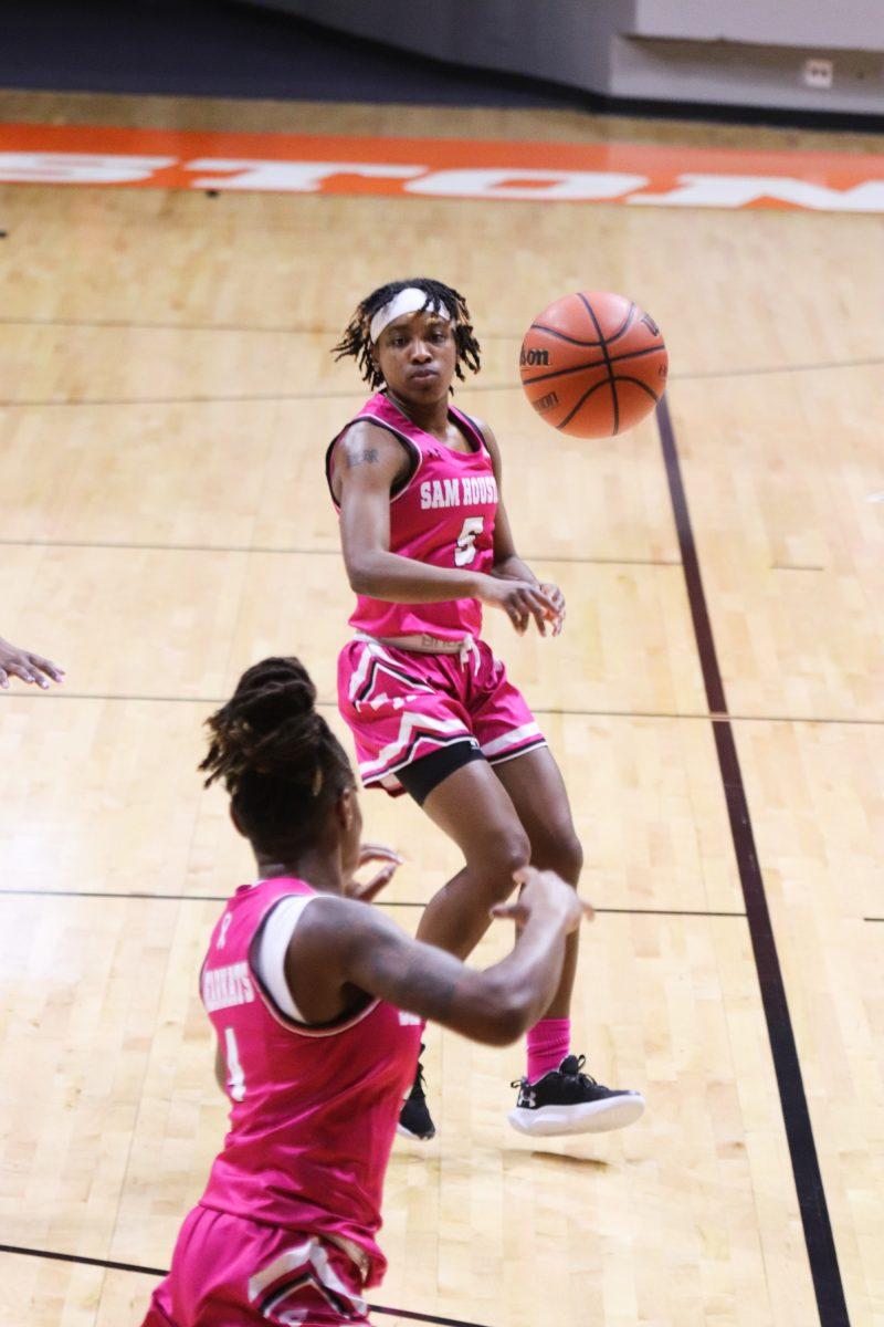 Bearkats Pink Out the Texans in Close Game